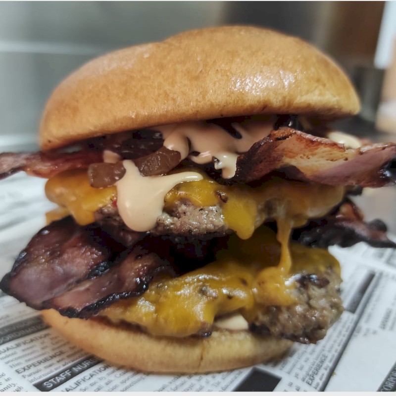 Doble Cheese Burger — doble carne y doble queso Sala Burger Cieza