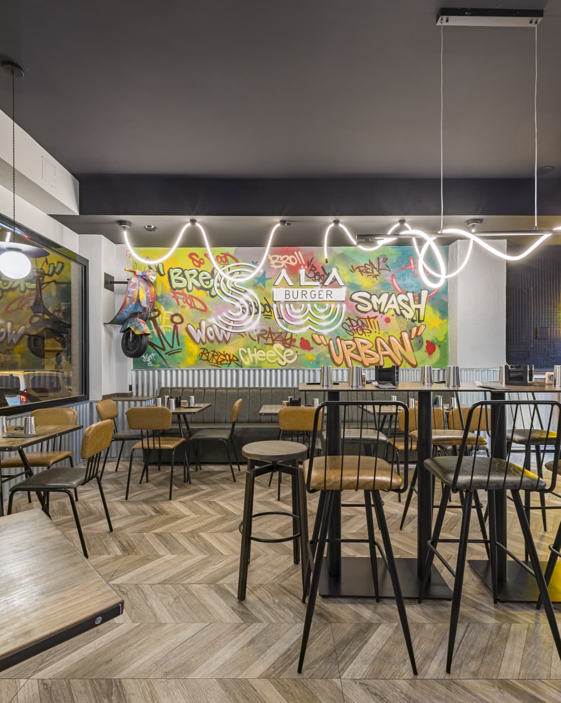 Ambiente del local Sala Burger Cieza