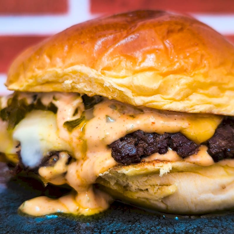 La Tremenda — hamburguesa agridulce Sala Burger Cieza